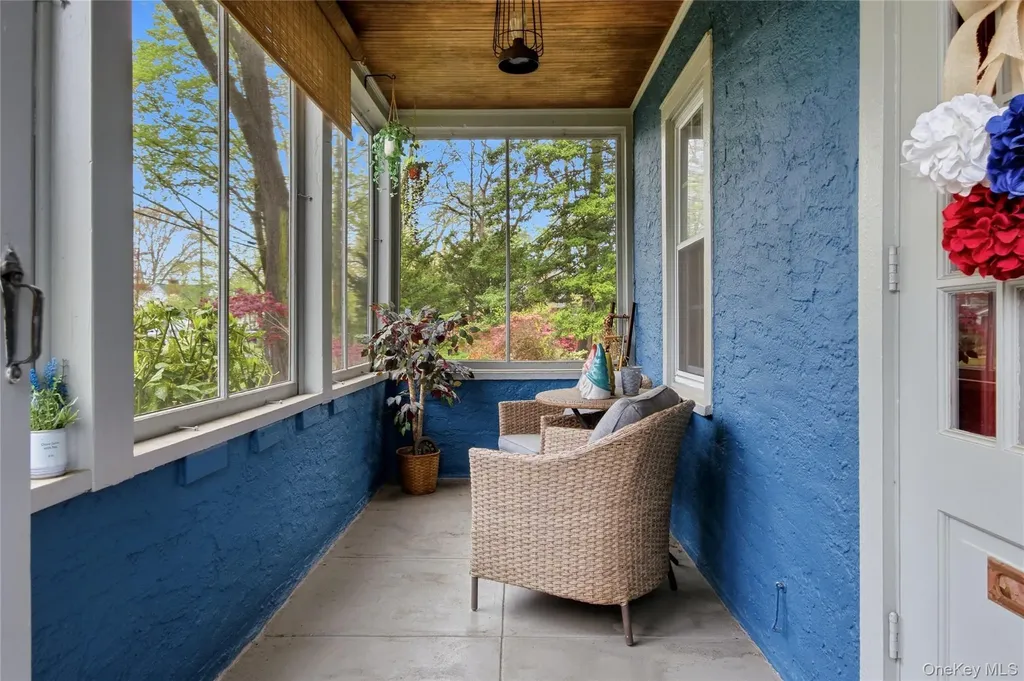 544 Lombardy Boulevard Brightwaters NY 11718