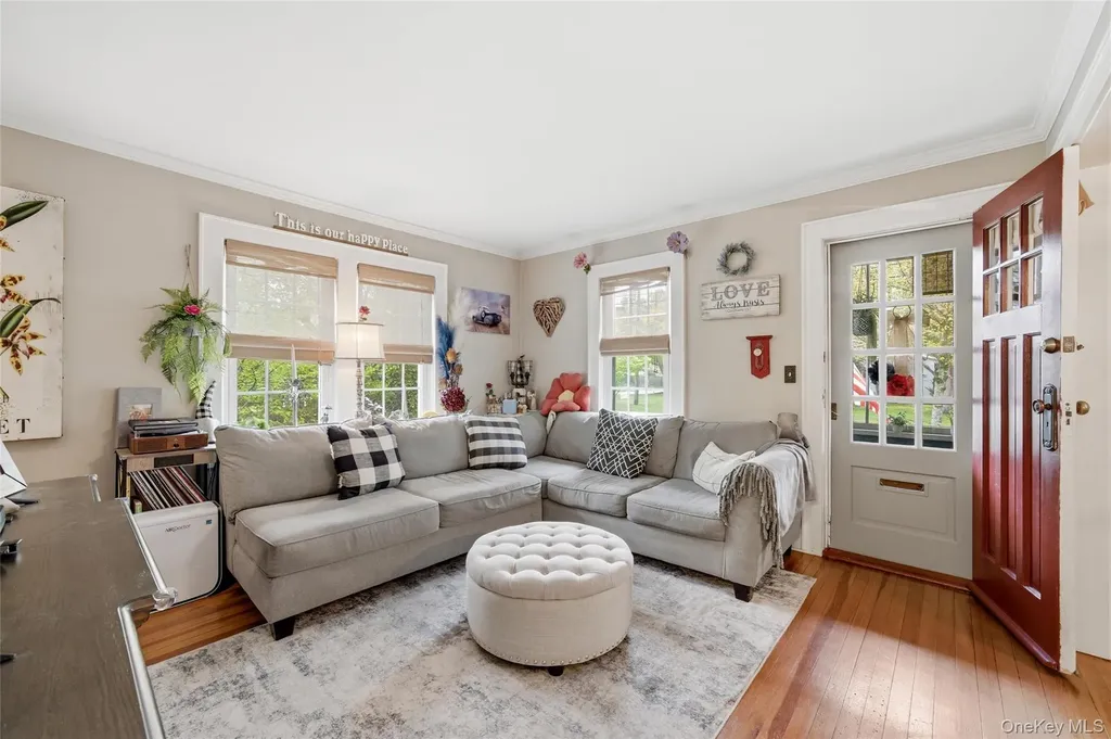 544 Lombardy Boulevard Brightwaters NY 11718