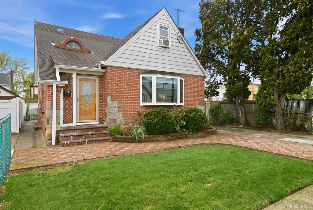 969 Gabriel Avenue Franklin Square NY 11010