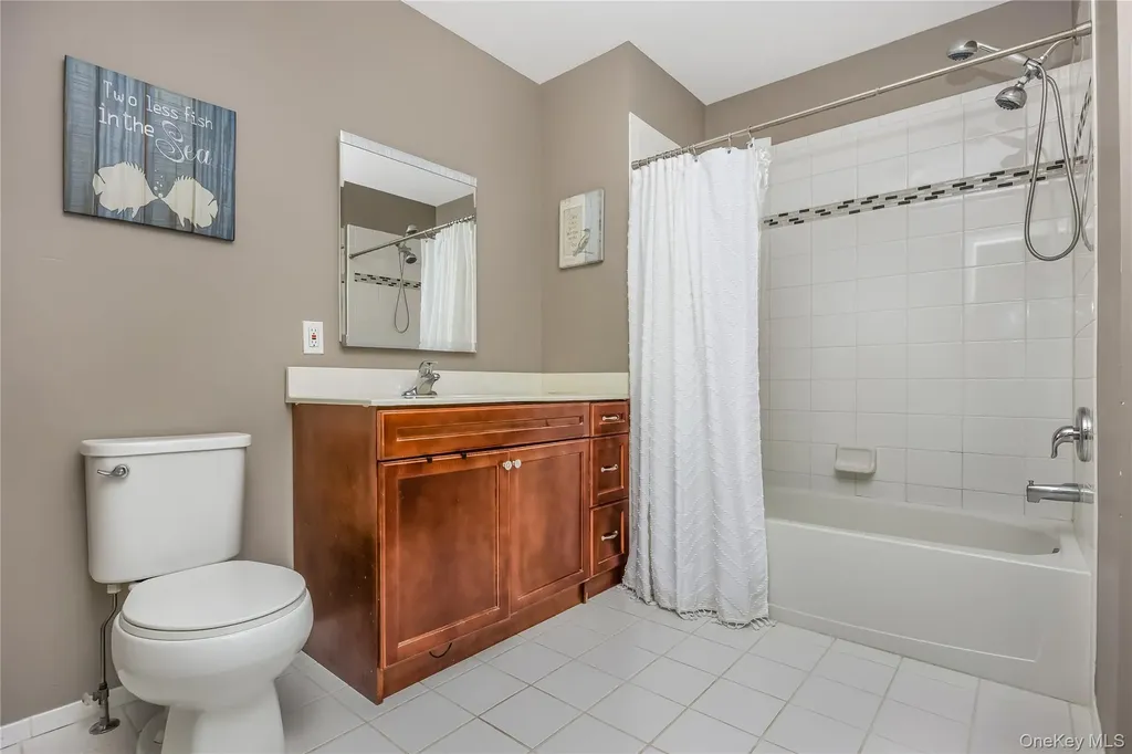 5 Hunter Drive Central Islip NY 11722
