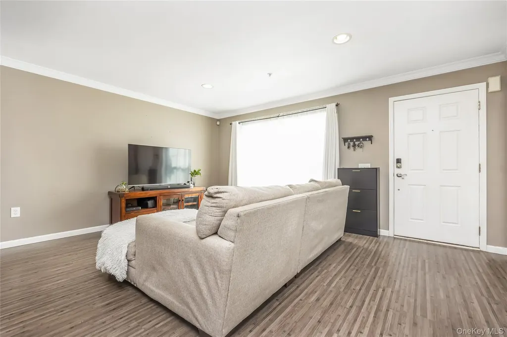 5 Hunter Drive Central Islip NY 11722