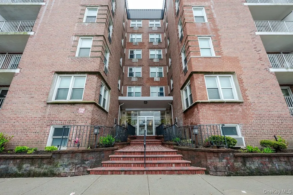 210 E Broadway Long Beach NY 11561