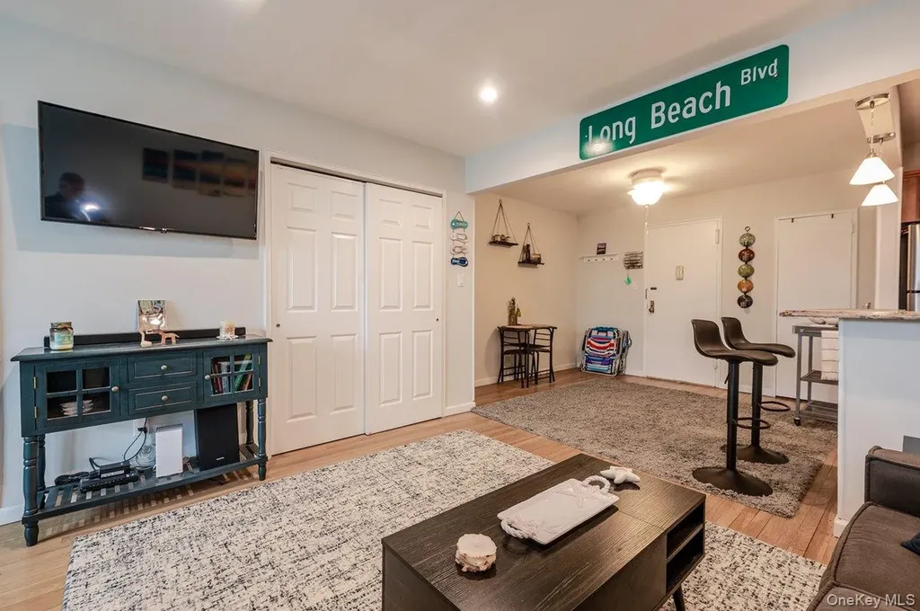 210 E Broadway Long Beach NY 11561