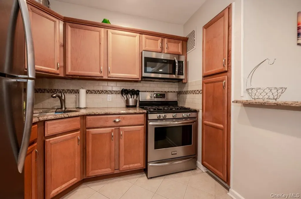 210 E Broadway Long Beach NY 11561