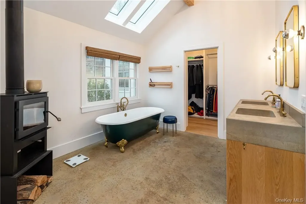 97 Westchester Avenue Pound Ridge NY 10576