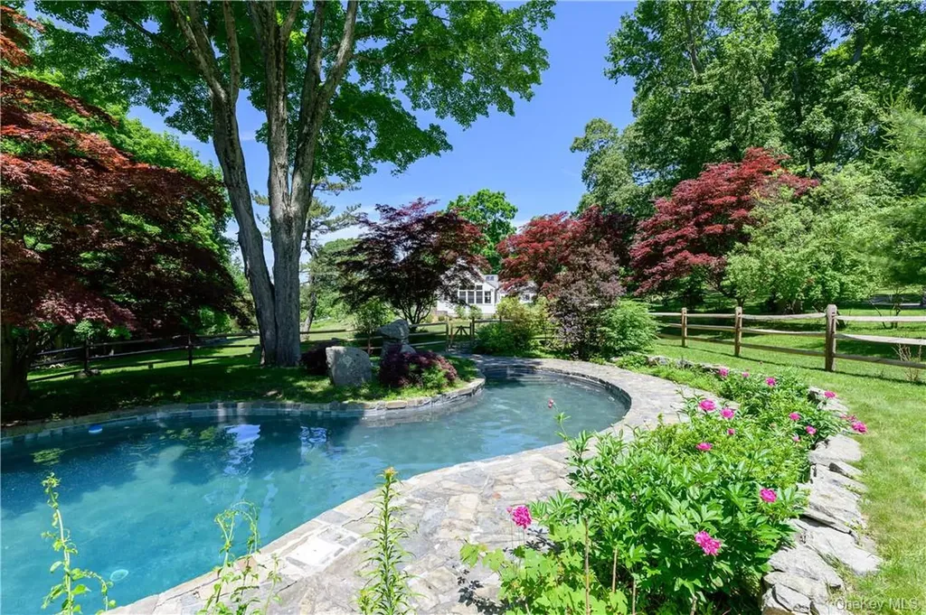 97 Westchester Avenue Pound Ridge NY 10576
