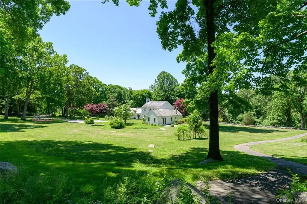 97 Westchester Avenue Pound Ridge NY 10576