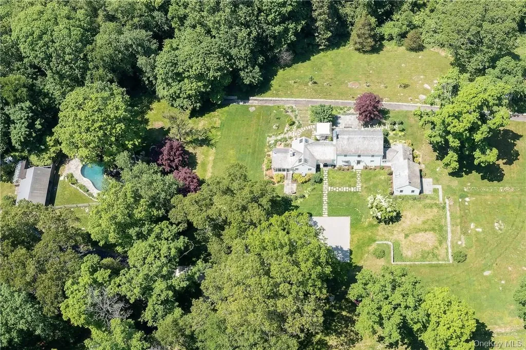 97 Westchester Avenue Pound Ridge NY 10576