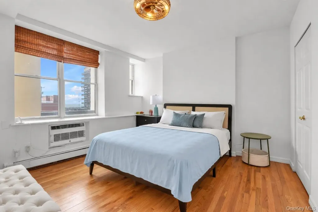 25 W Broadway Long Beach NY 11561