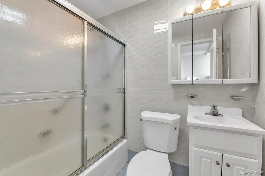 25 W Broadway Long Beach NY 11561