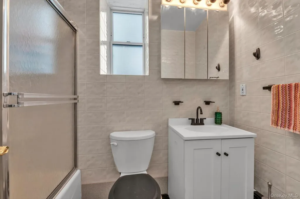 25 W Broadway Long Beach NY 11561