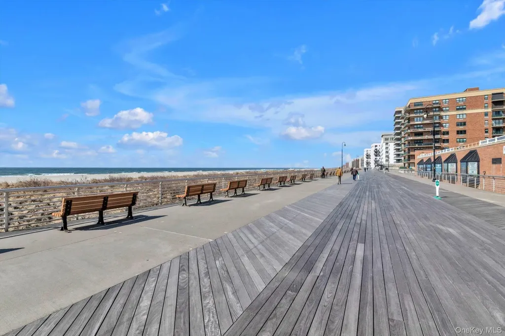 25 W Broadway Long Beach NY 11561