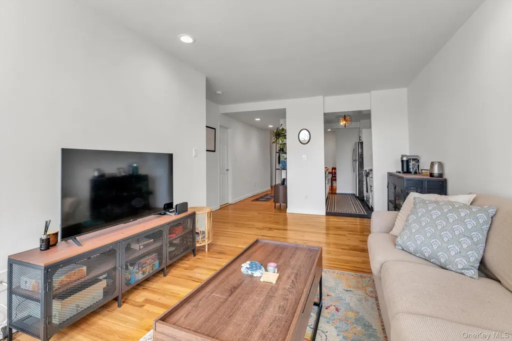 25 W Broadway Long Beach NY 11561