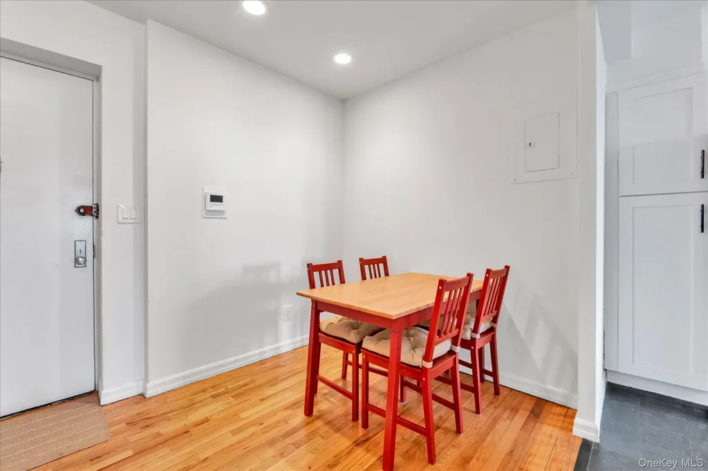 25 W Broadway Long Beach NY 11561