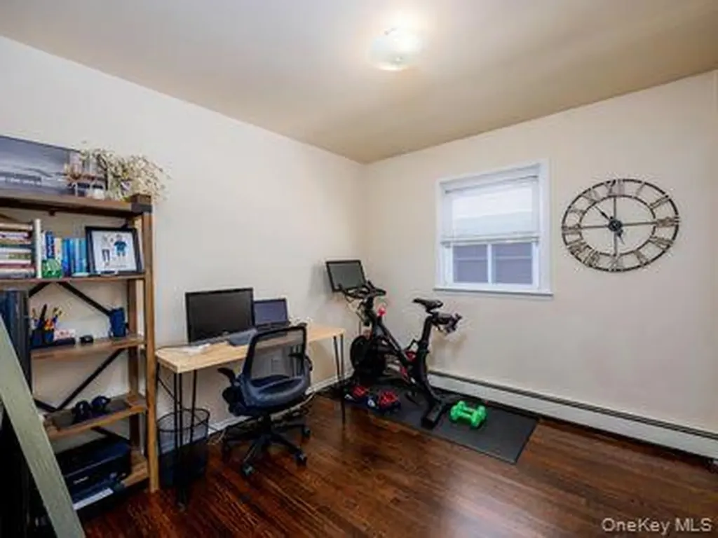 825 E Park Avenue Long Beach NY 11561