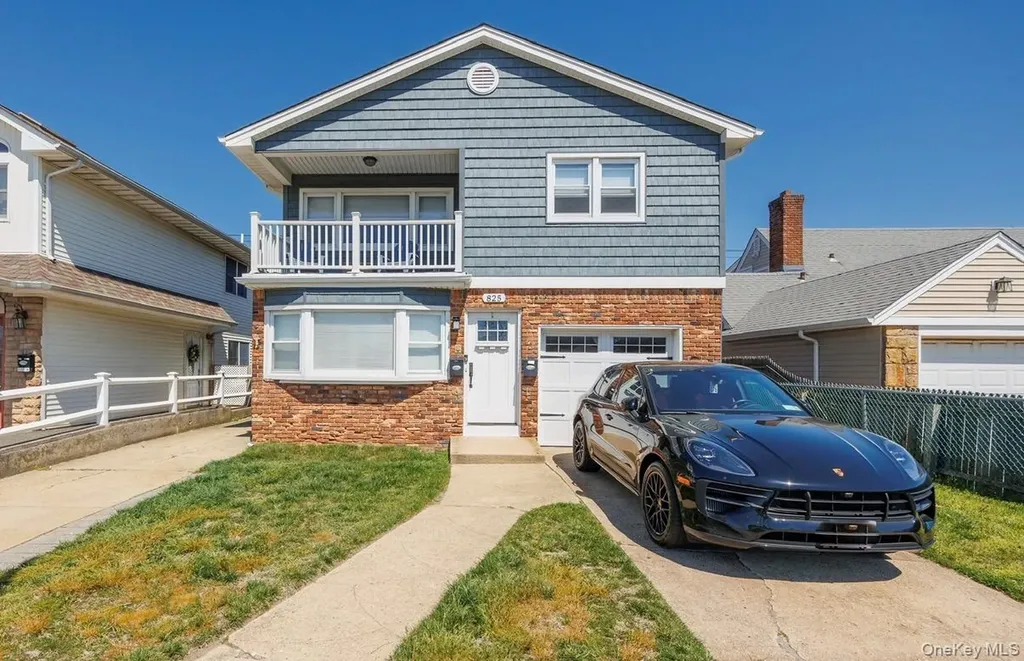 825 E Park Avenue Long Beach NY 11561