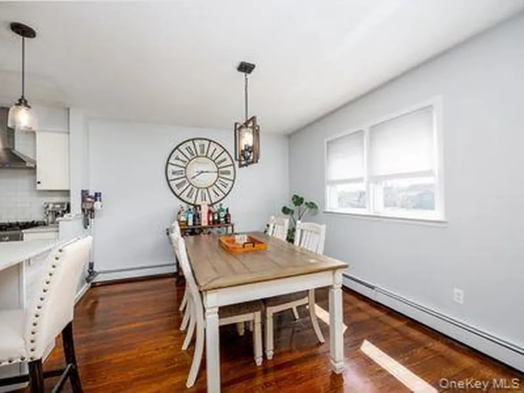 825 E Park Avenue Long Beach NY 11561