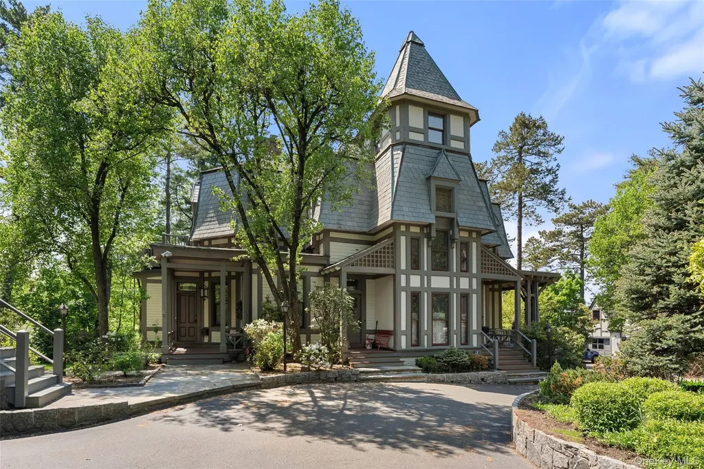 12C Clinton Avenue Dobbs Ferry NY 10522
