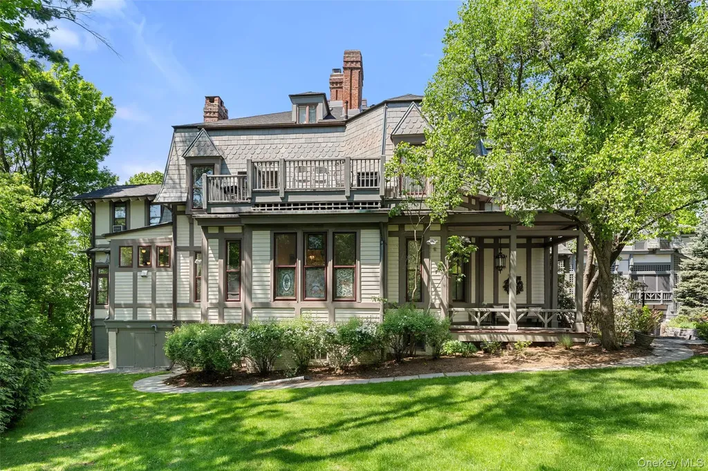 12C Clinton Avenue Dobbs Ferry NY 10522