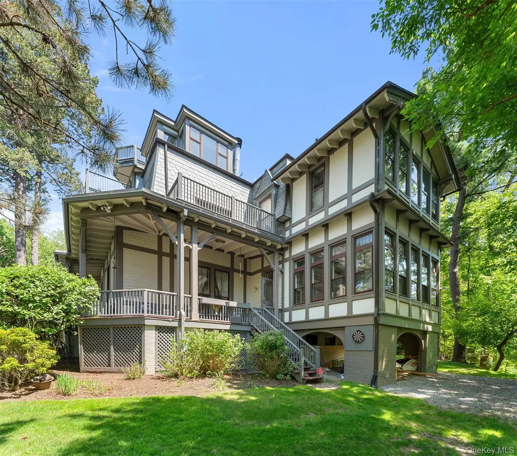 12C Clinton Avenue Dobbs Ferry NY 10522
