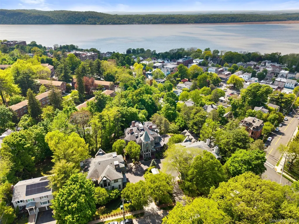 12C Clinton Avenue Dobbs Ferry NY 10522