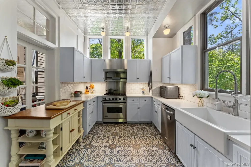 12C Clinton Avenue Dobbs Ferry NY 10522