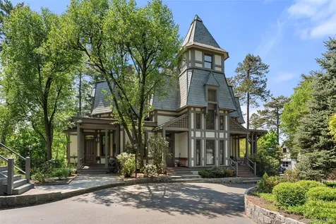 12C Clinton Avenue Dobbs Ferry NY 10522