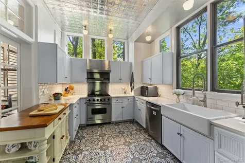 12C Clinton Avenue Dobbs Ferry NY 10522