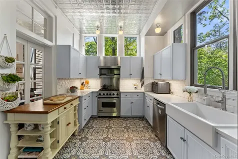 12C Clinton Avenue Dobbs Ferry NY 10522
