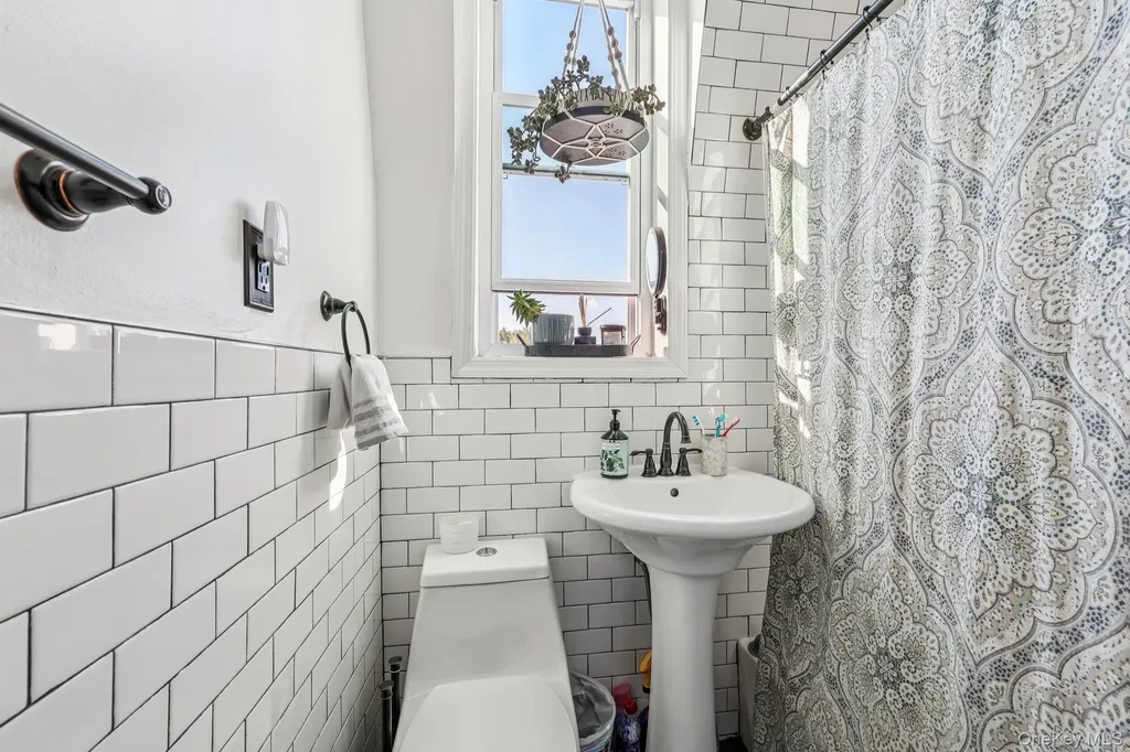 143 Oliver Avenue Yonkers NY 10701