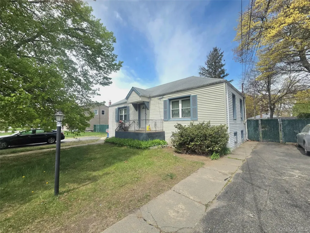 345 Boulder Street Ronkonkoma NY 11779