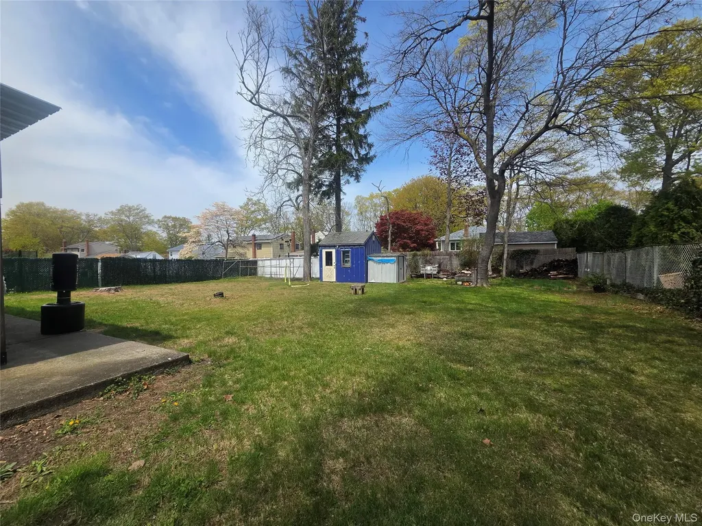 345 Boulder Street Ronkonkoma NY 11779