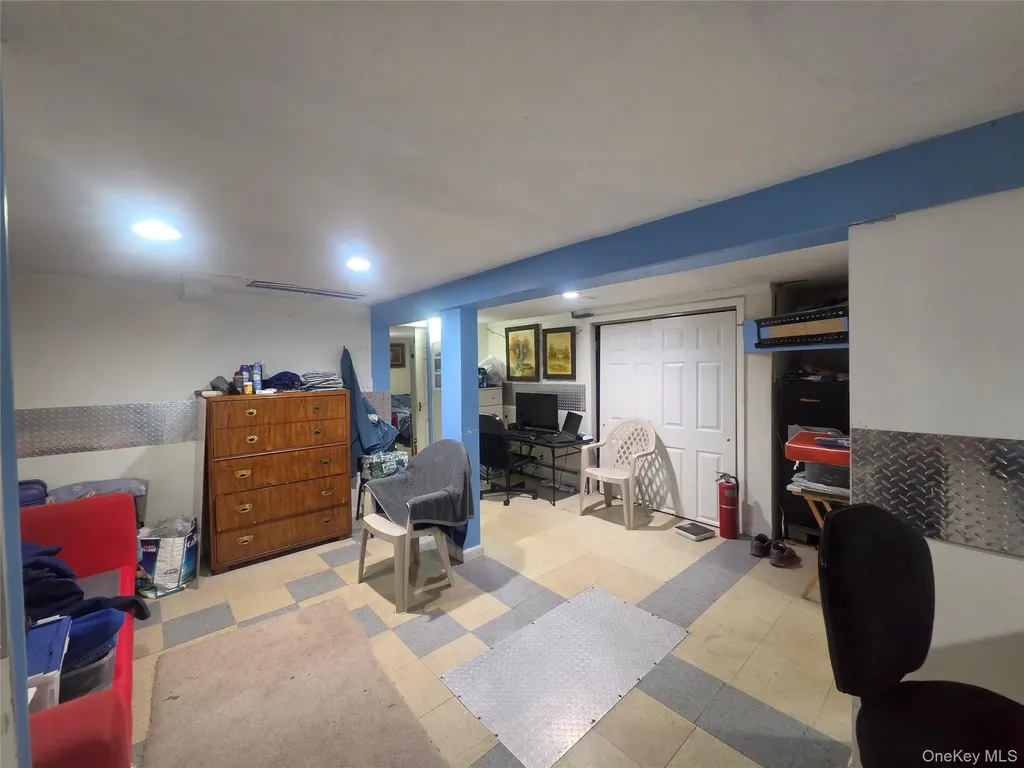345 Boulder Street Ronkonkoma NY 11779