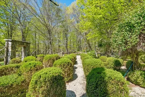 608 Farmers Mills Road Carmel NY 10512