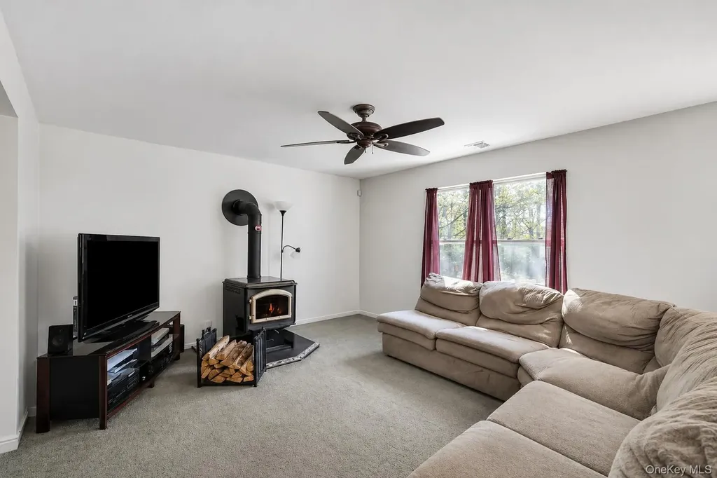 32 Prince Road Rocky Point NY 11778