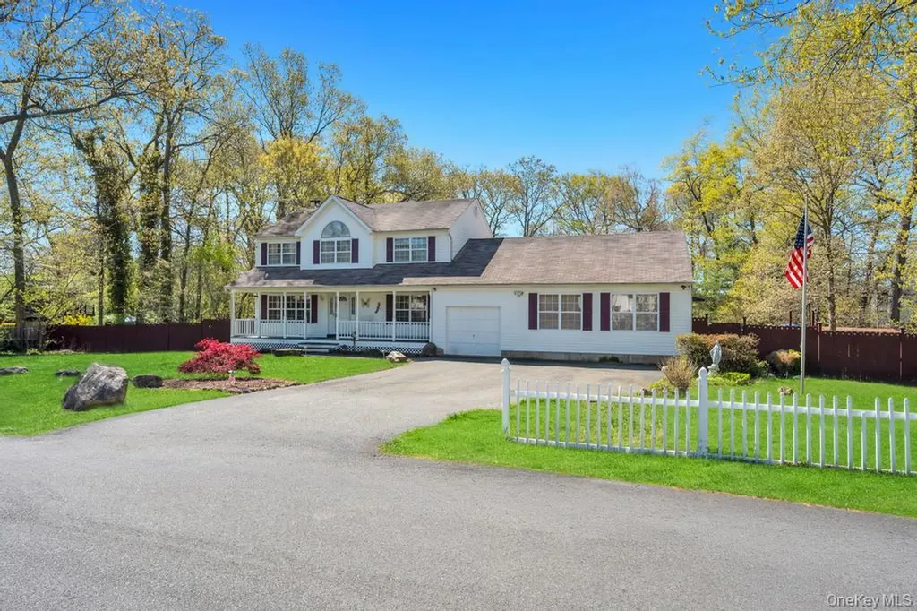 32 Prince Road Rocky Point NY 11778