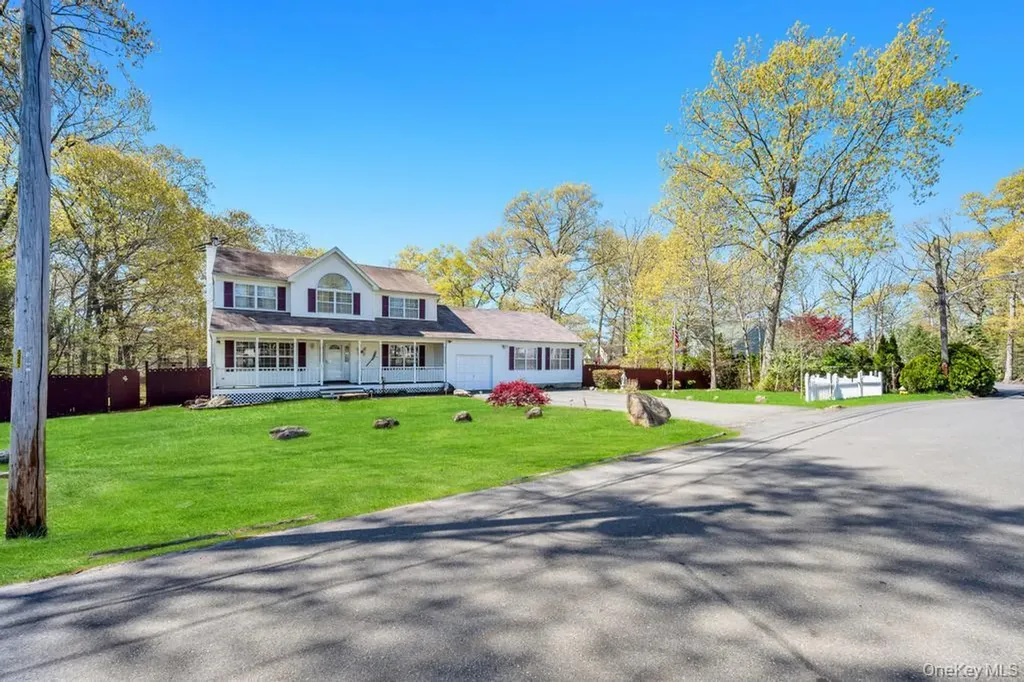 32 Prince Road Rocky Point NY 11778