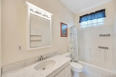 32 Prince Road Rocky Point NY 11778