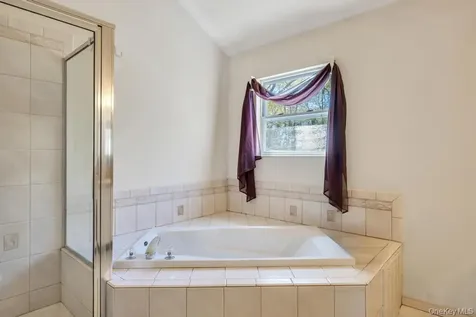 32 Prince Road Rocky Point NY 11778