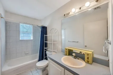 32 Prince Road Rocky Point NY 11778