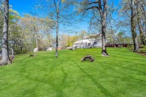 32 Prince Road Rocky Point NY 11778