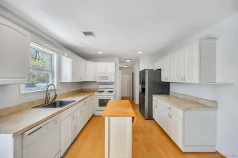 32 Prince Road Rocky Point NY 11778