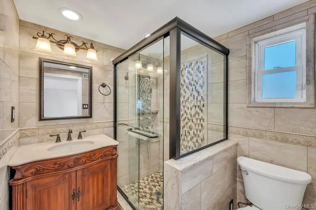 16 Phipps Lane Plainview NY 11803