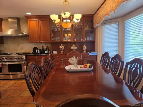 78 Woods Drive East Hills NY 11576