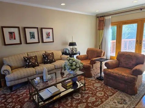 78 Woods Drive East Hills NY 11576