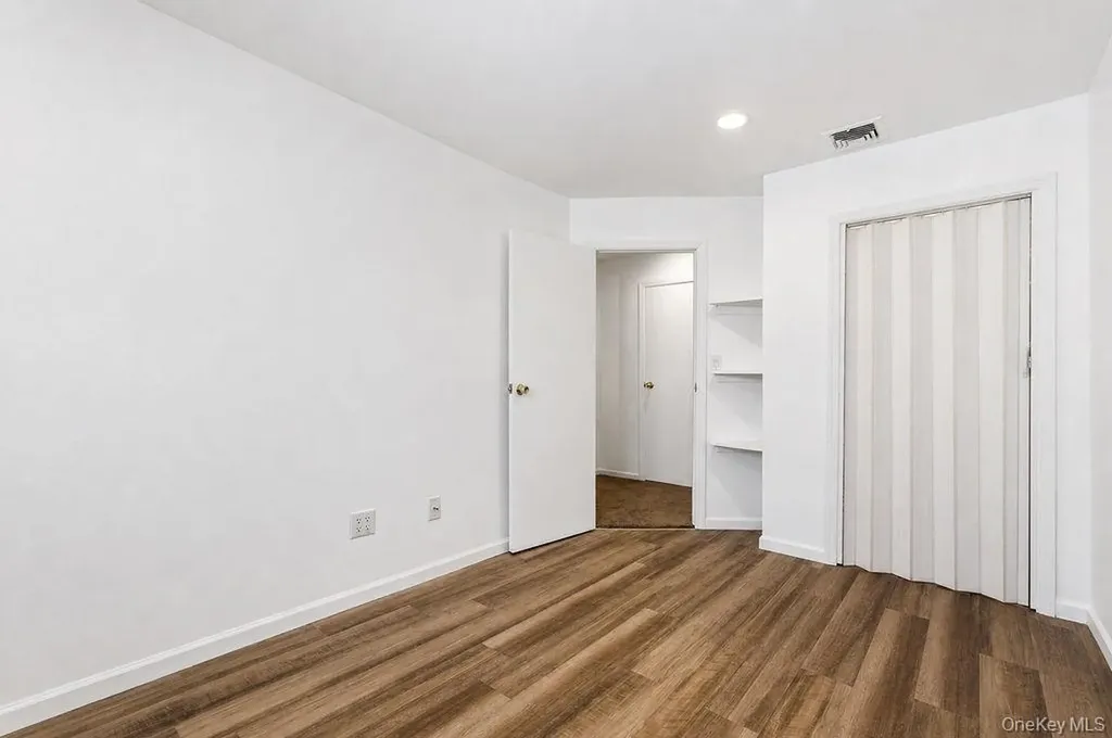 27 Jane Drive North Babylon NY 11703