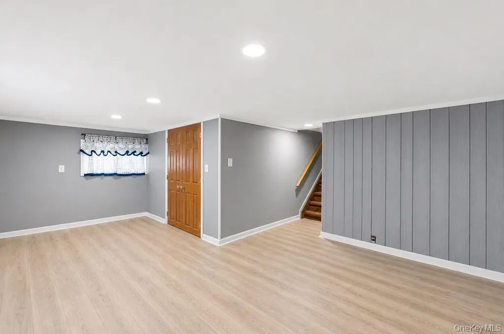 27 Jane Drive North Babylon NY 11703