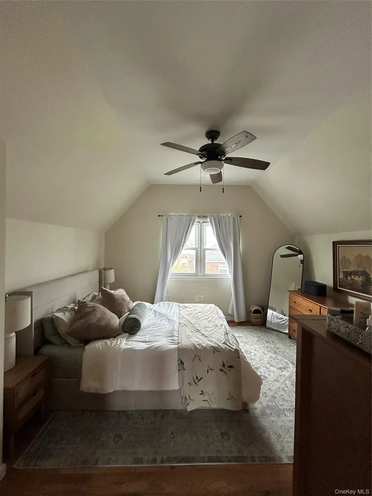 611 W Broadway Long Beach NY 11561