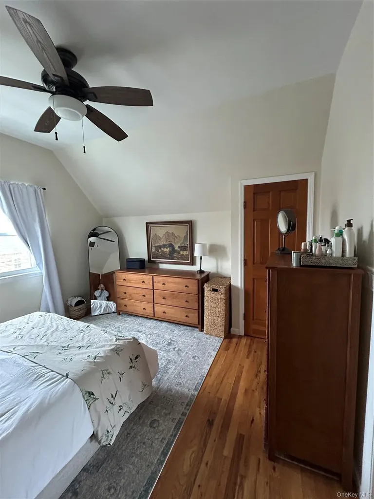 611 W Broadway Long Beach NY 11561