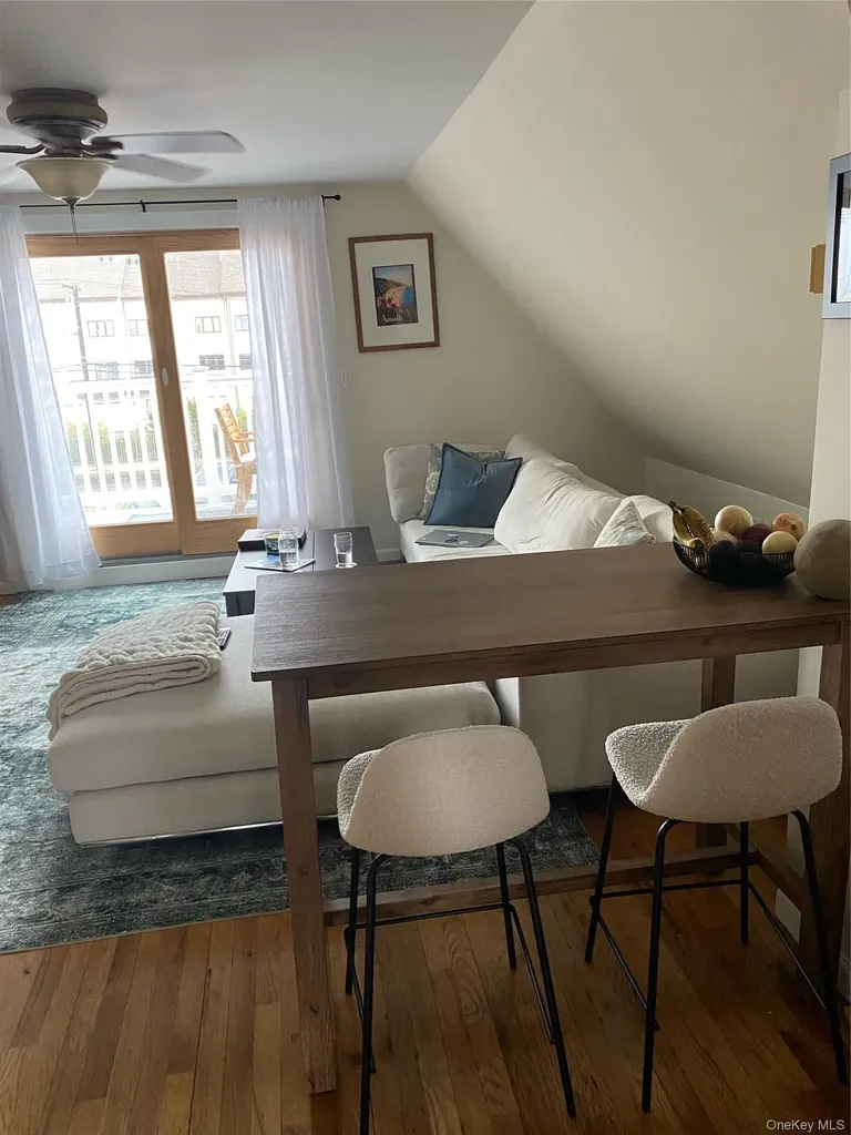 611 W Broadway Long Beach NY 11561
